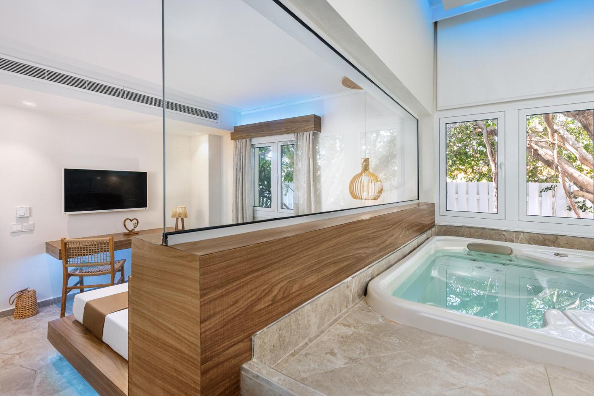 S1JP - Suite 1 Chambre SPA avec Bain à Remous - Vue sur Piscine